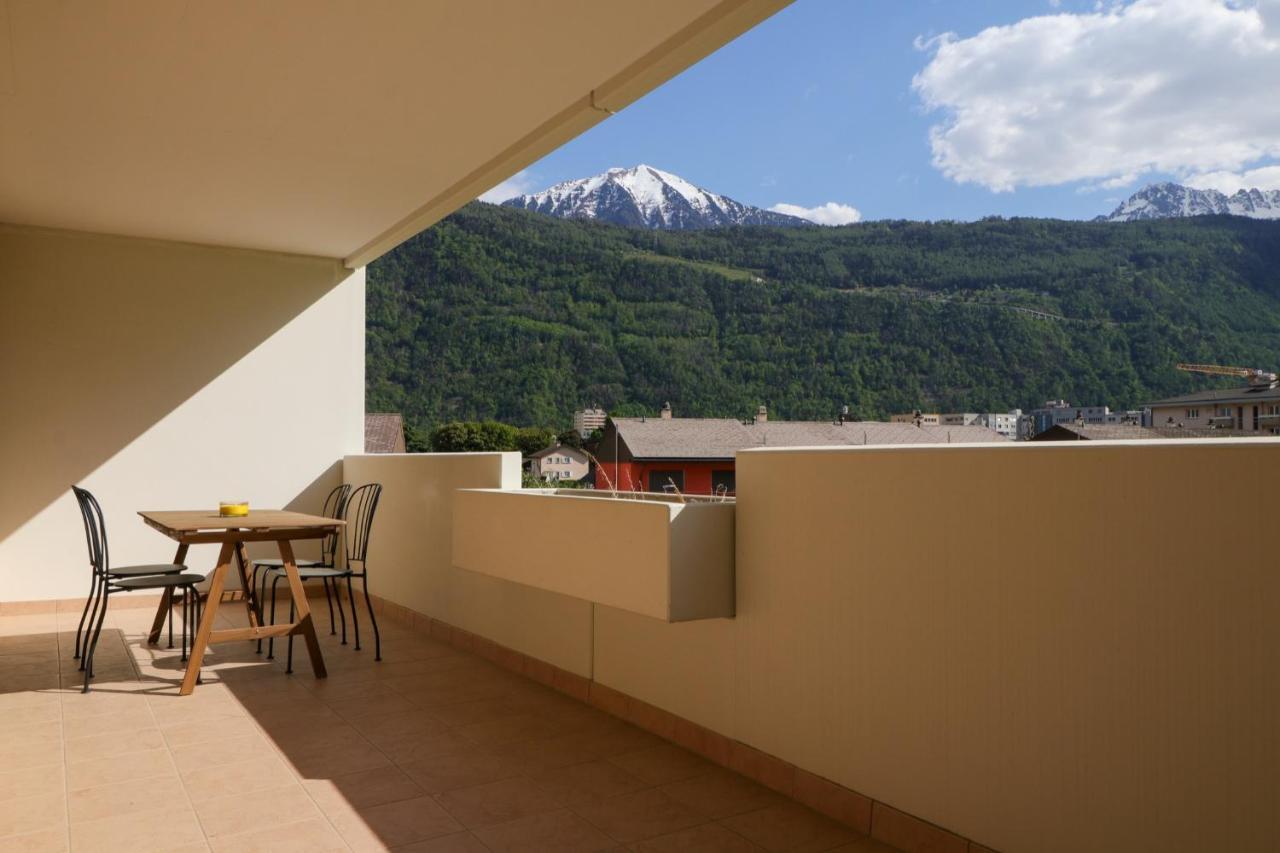 Modern Apartment Close To Martigny Train Station Ngoại thất bức ảnh